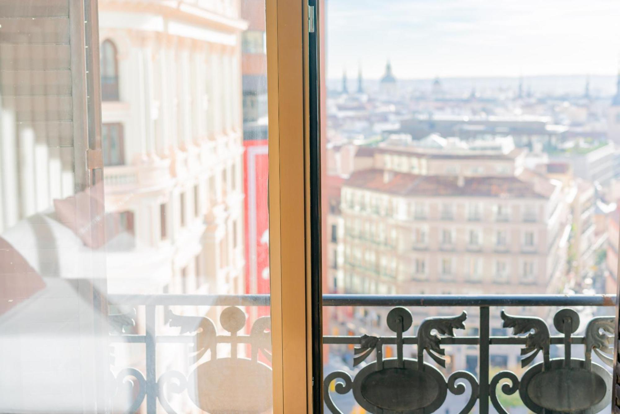 Hostal Gran Via 44 Мадрид Екстериор снимка