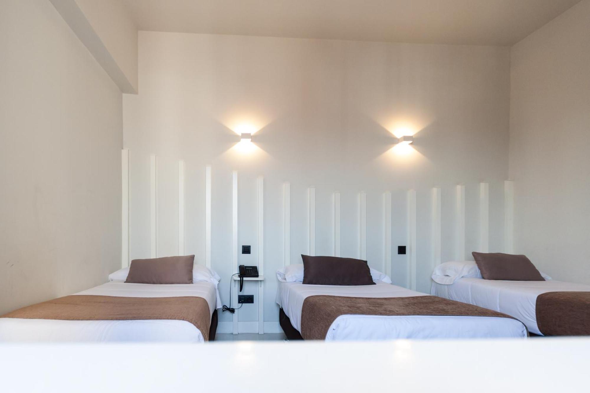 Hostal Gran Via 44 Мадрид Екстериор снимка