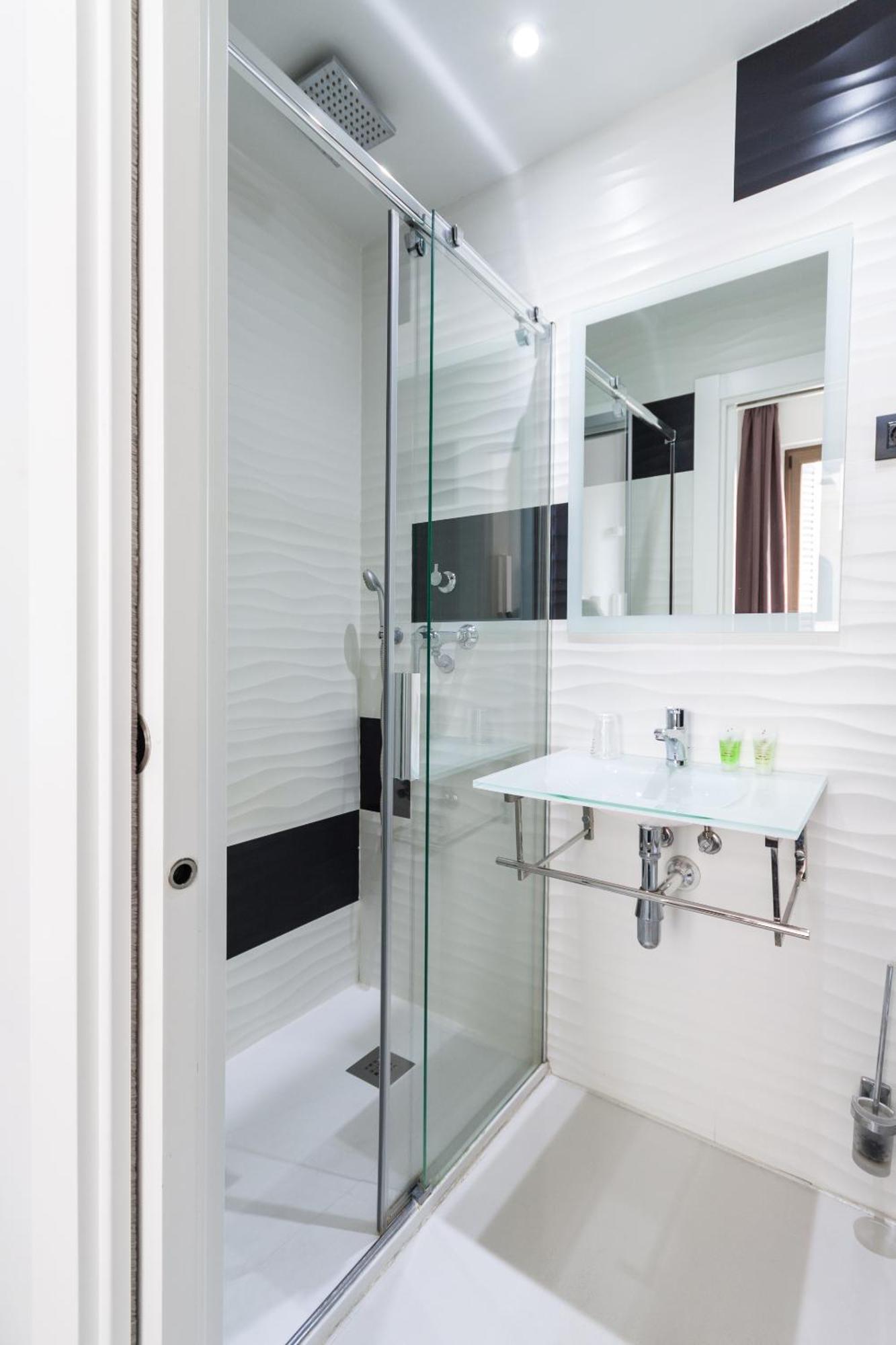 Hostal Gran Via 44 Мадрид Екстериор снимка