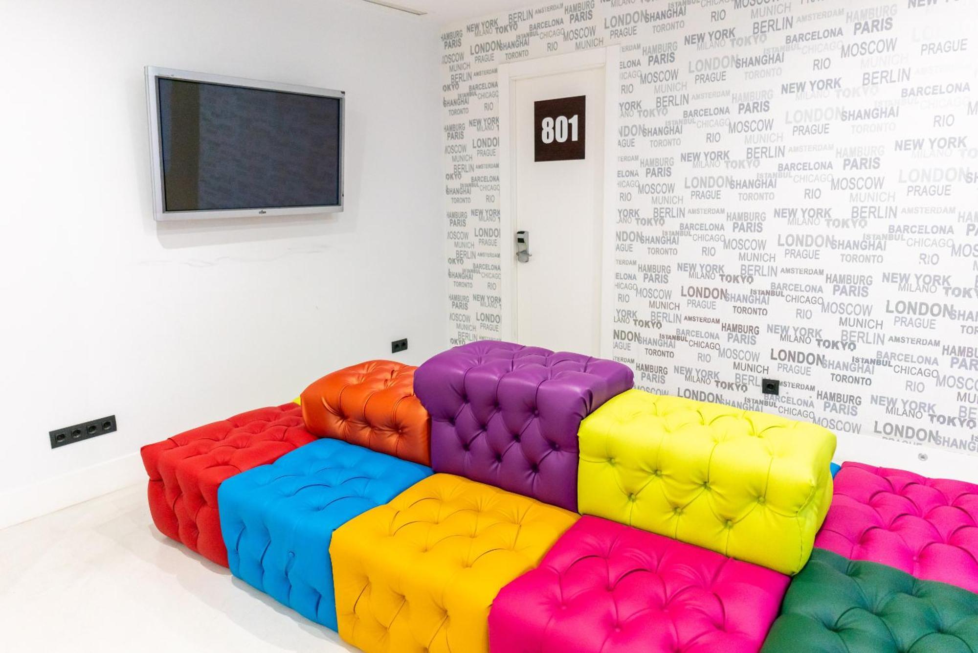 Hostal Gran Via 44 Мадрид Екстериор снимка