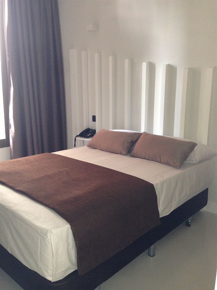 Hostal Gran Via 44 Мадрид Екстериор снимка
