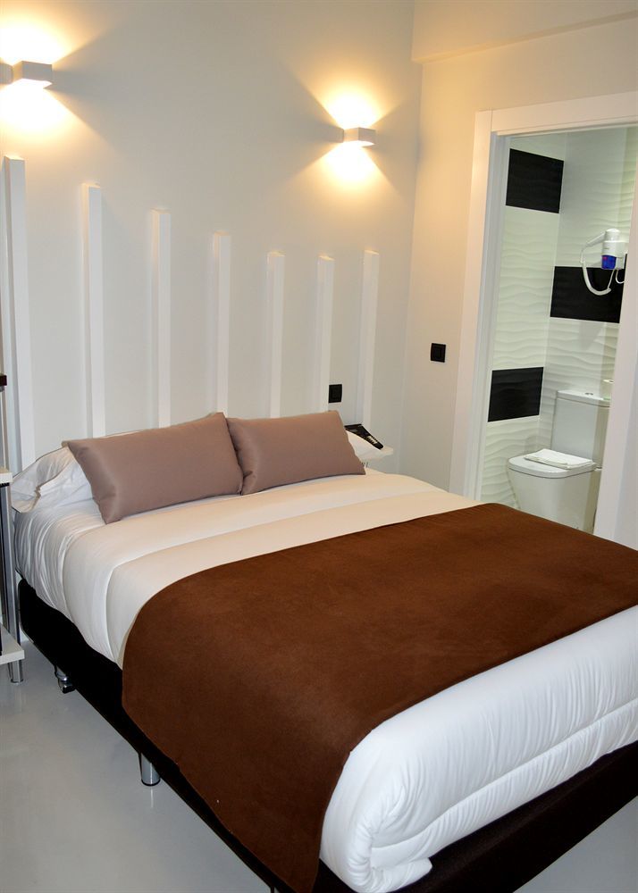 Hostal Gran Via 44 Мадрид Екстериор снимка