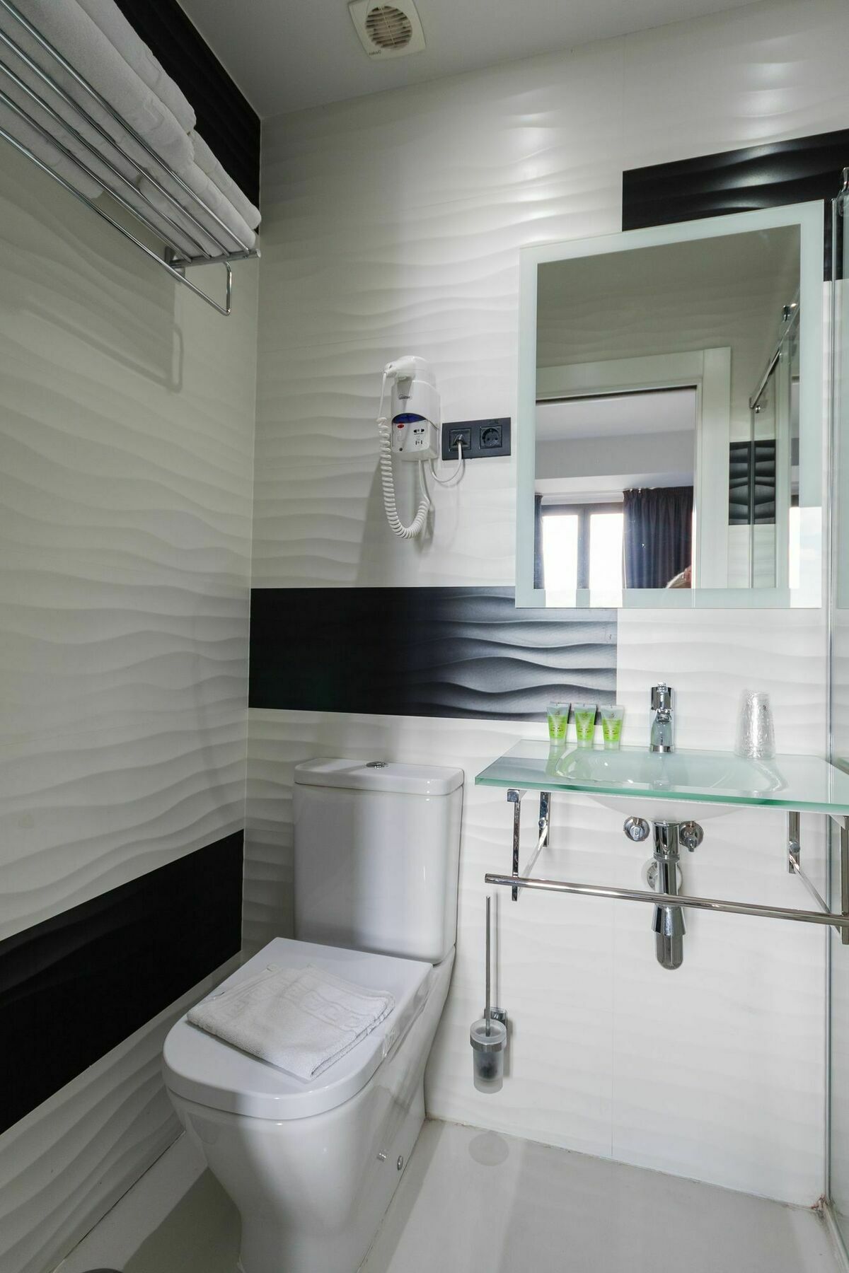 Hostal Gran Via 44 Мадрид Екстериор снимка